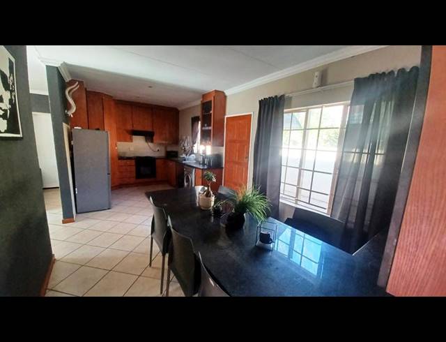 2 BEDROOM TOWNHOUSE FOR SALE IN ANNLIN